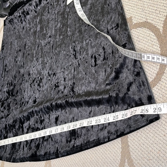 Tres Bien Elegant Black Velvet Mini off the shoulder Dress - Picture 14 of 14